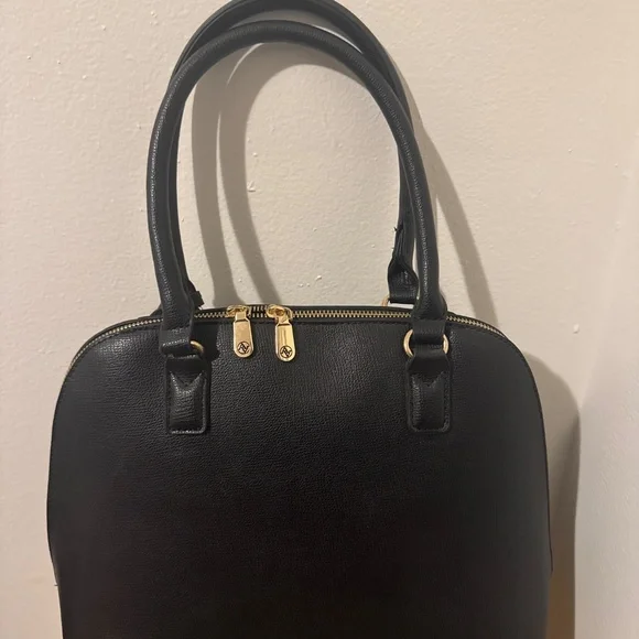 Adrienne Vittadini Handbag - Picture 3 of 5